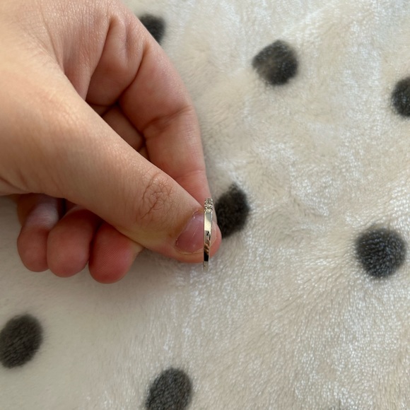 0.25 Diamond Band - Picture 6 of 10